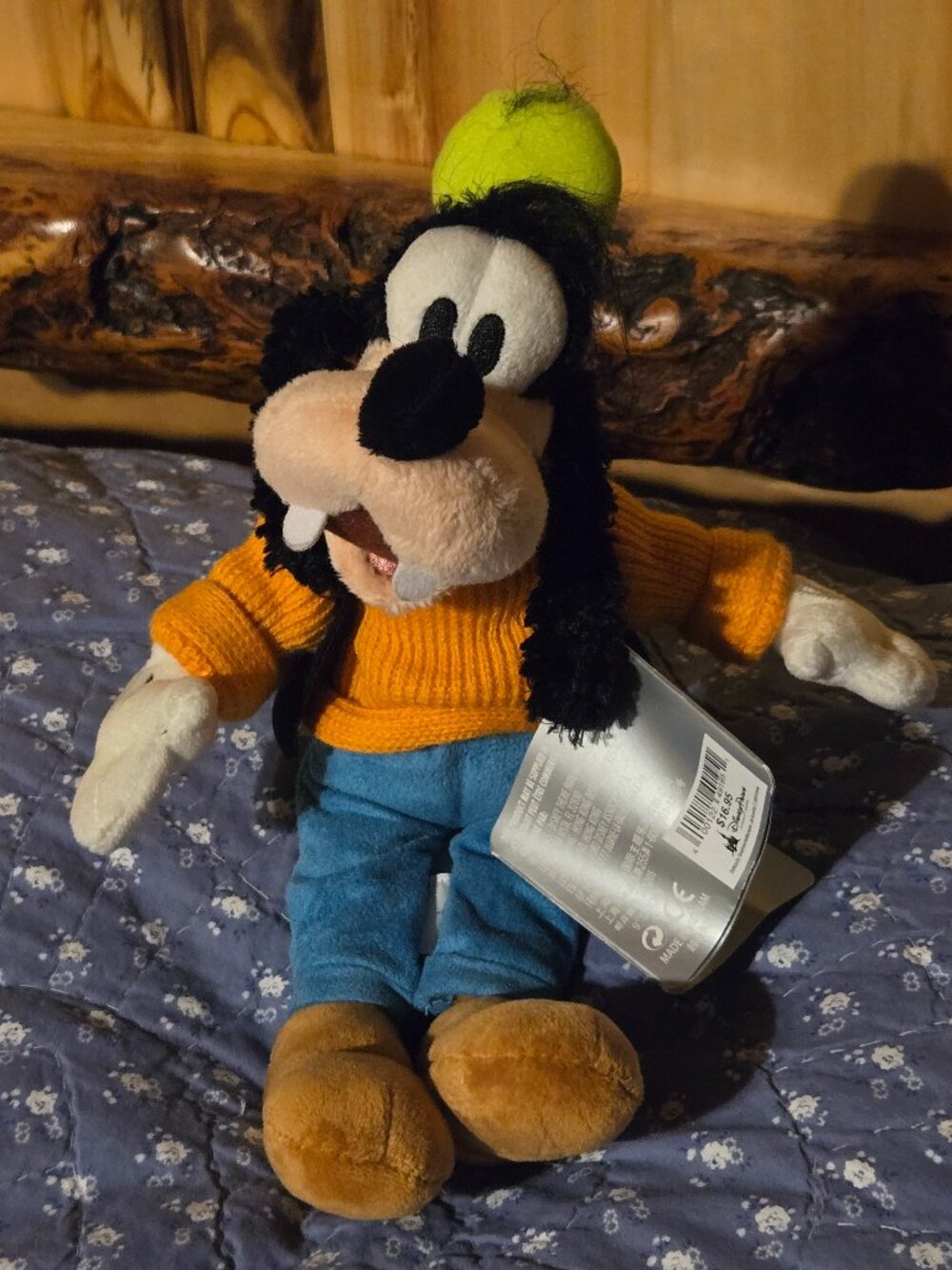 Disney Plush Goofy. NWT